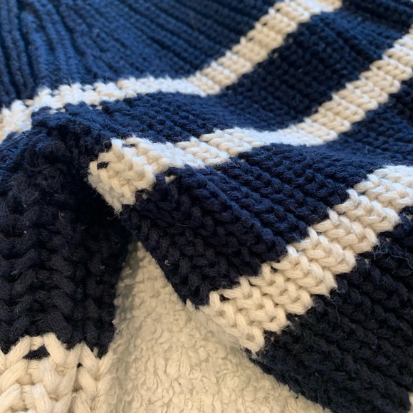 J Crew Woman’s 100% Cotton Boatneck Sweater. Size Medium. Gently Used. - Picture 11 of 12